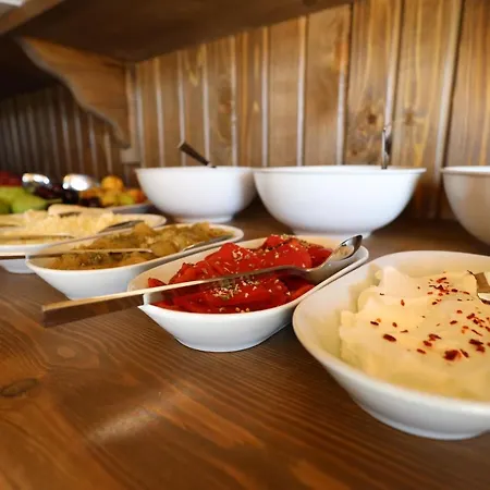 Rocca Stone House 酒店 格雷梅