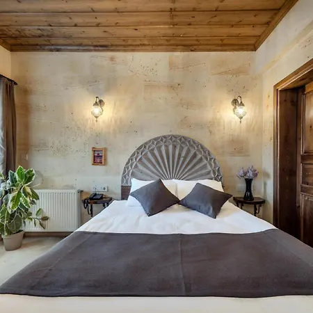 Rocca Stone House Hotel *