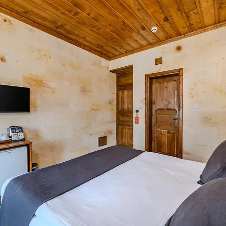 Rocca Stone House Hotel